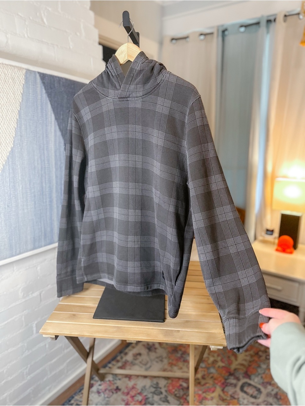 Hollister Dark Grey and Light Grey Plaid Pullover Hoodie